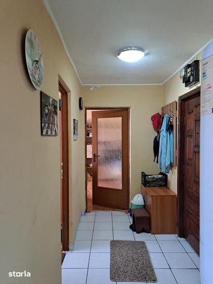 Apartament cu 3 camere decomandat în Carpați 1