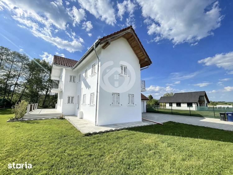Casă cu 4 camere cu Teren 1000 Mp în Sadu