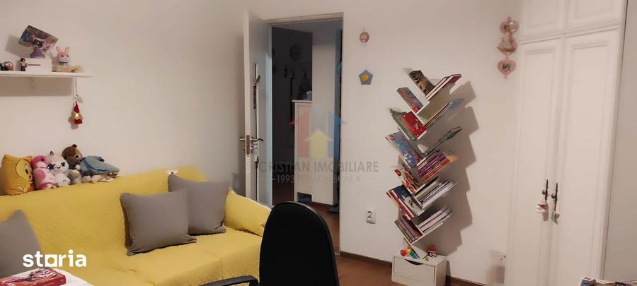 Apartament cu 3 camere, mobilat în Școlilor