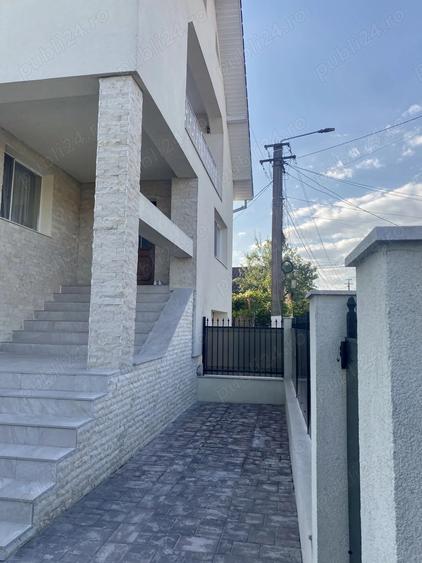Casă cu 4 camere cu Teren 450 Mp în Central