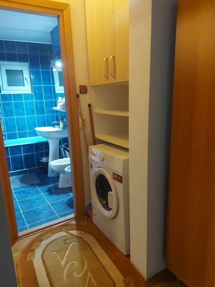 Apartament cu 2 camere decomandat în Rovine