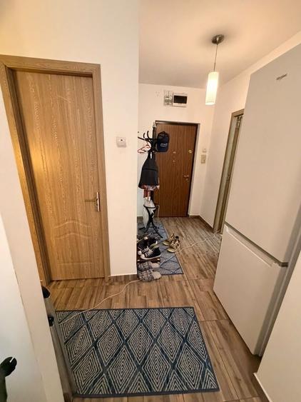 Apartament cu 3 camere semidecomandat, mobilat în Drumul Taberei