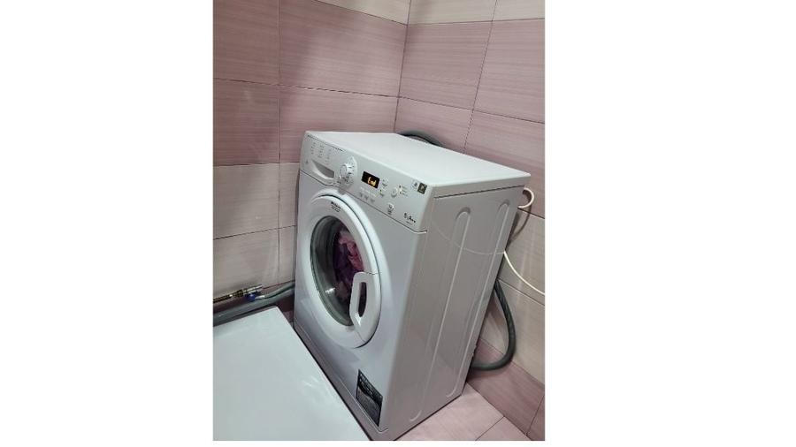 Apartament cu 3 camere decomandat în Turnișor