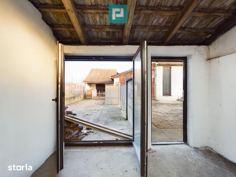 Casă cu 3 camere cu Teren 784 Mp în Periam