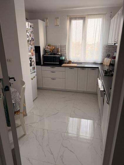 Apartament cu 3 camere decomandat în Rahova