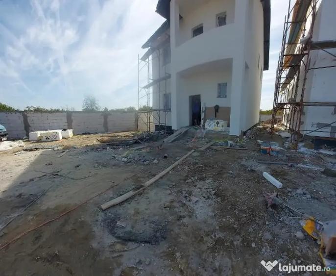 Casă cu 5 camere cu Teren 500 Mp în Vârteju