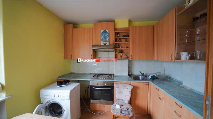 Apartament cu 4 camere decomandat în Rogerius