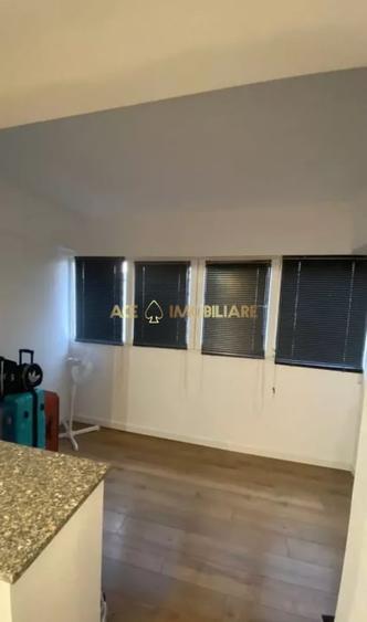 Apartament cu 3 camere semidecomandat, mobilat în Colentina