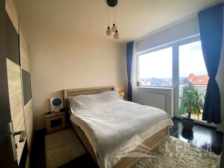 Apartament cu 2 camere semidecomandat, mobilat în Bună Ziua