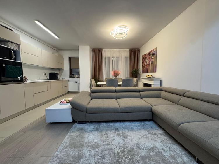 Apartament cu 3 camere semidecomandat, mobilat în Sisești