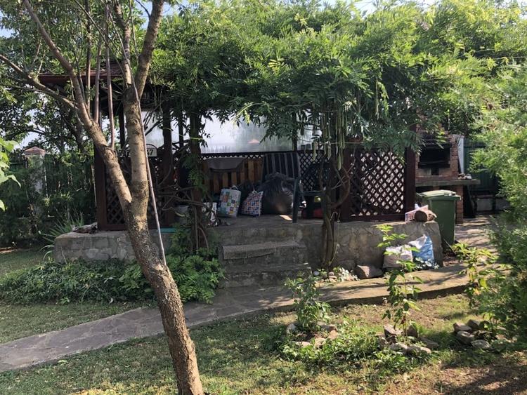 Casă individuală cu 6 camere cu Canalizare în Albert