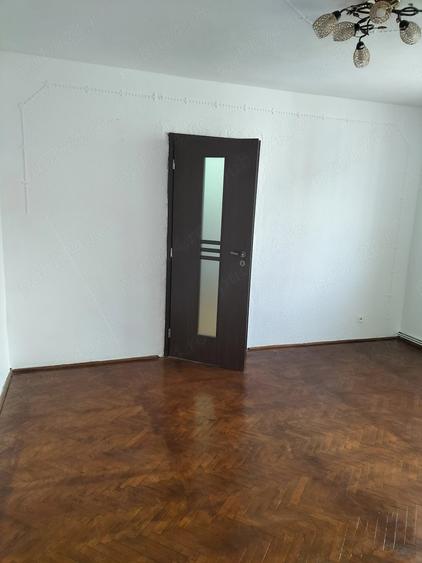 Vand apartament 2camere et.2 - 4