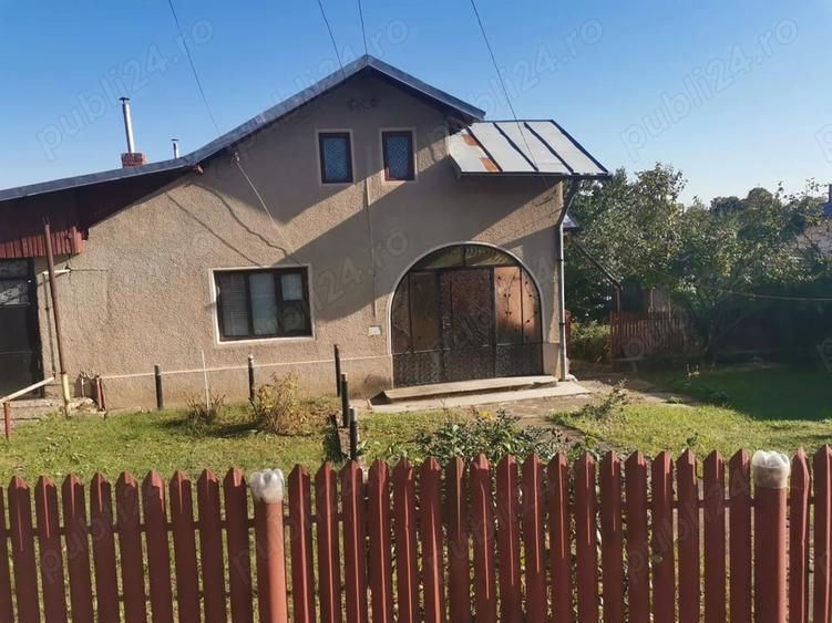 Casă cu 5 camere cu Teren 1300 Mp în Central