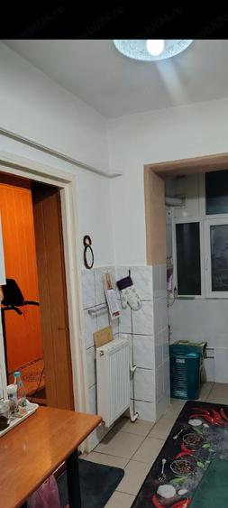 Apartament cu 3 camere decomandat în Sud