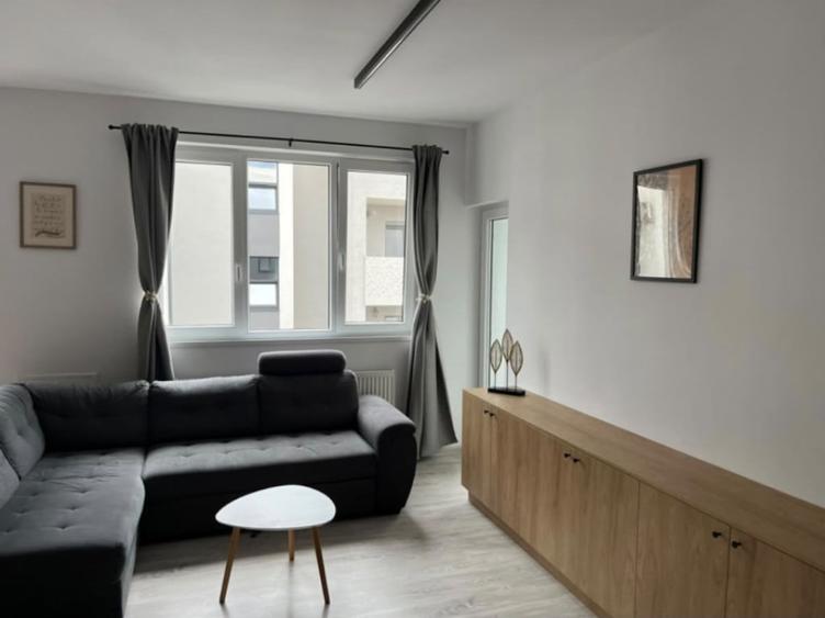 Apartament cu 3 camere decomandat în Florești — fotografia 1