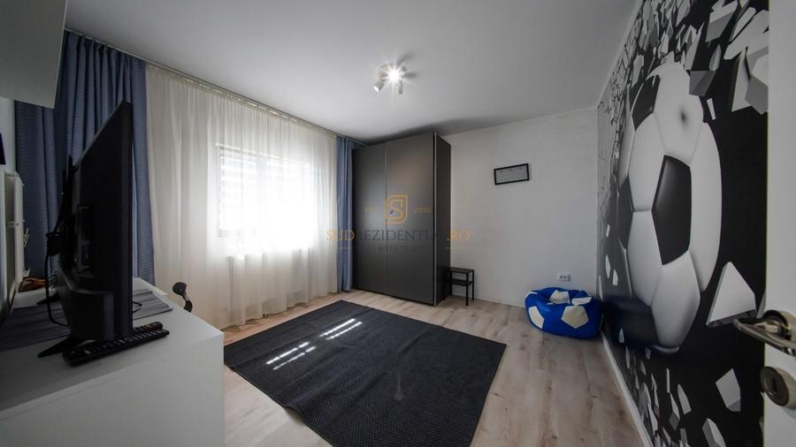 Casă cu 3 camere cu Canalizare în Central