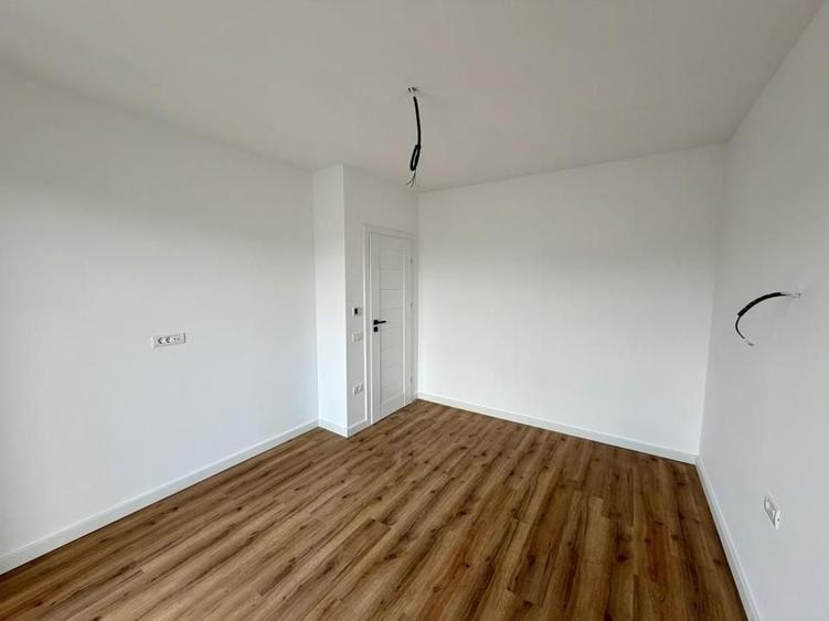 Duplex cu 5 camere cu Teren 354 Mp în Moșnița Nouă