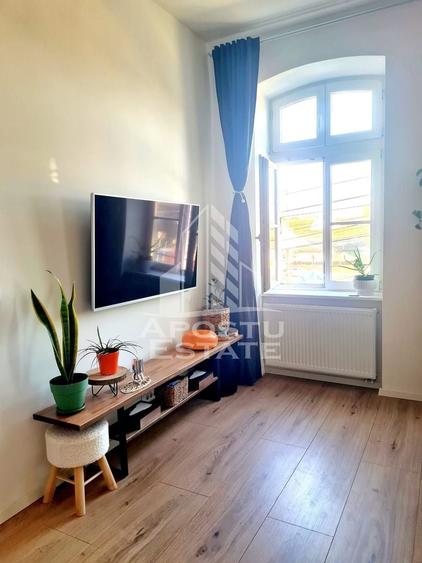 Apartament cu 3 camere nedecomandat, mobilat în Badea Cârțan