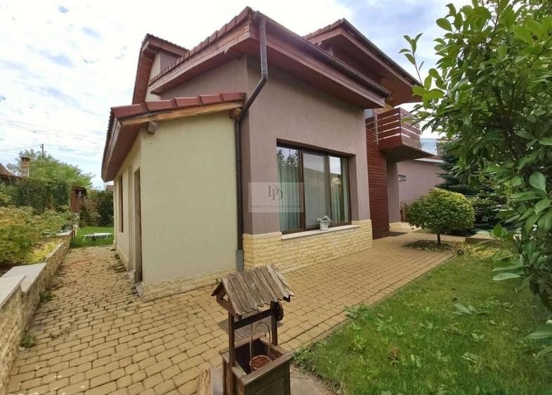 Casă individuală cu 5 camere cu Canalizare în Iris
