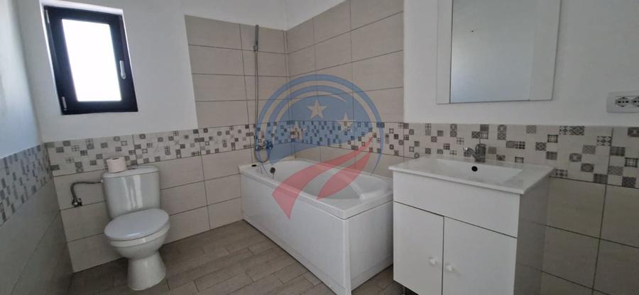 Casă individuală cu 5 camere cu Canalizare în Exterior Sud