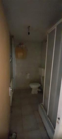 Apartament cu 4 camere semidecomandat în Rahova