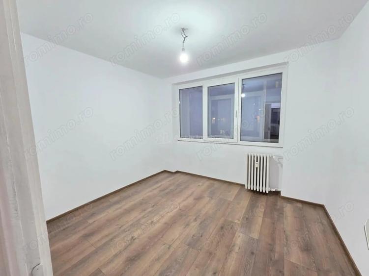 Apartament cu 3 camere semidecomandat în Vatra Luminoasă