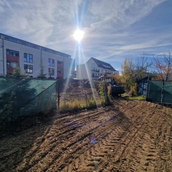 Teren Construcții intravilan de 512 mp, în Tractorul