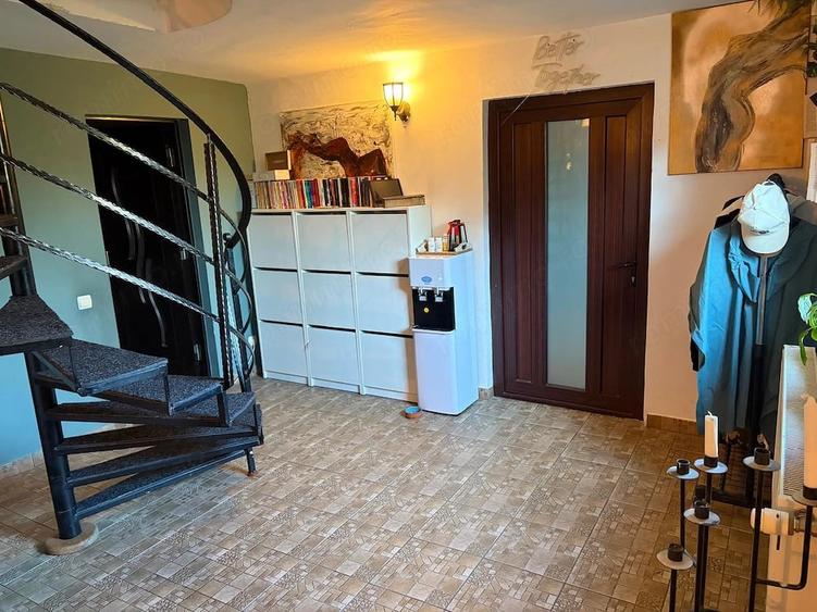 Casă cu 5 camere cu Teren 492 Mp în Petrăchioaia
