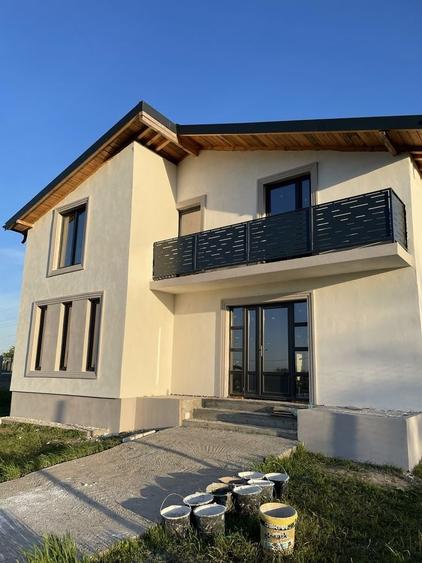 Casă cu 4 camere cu Teren 700 Mp în Central