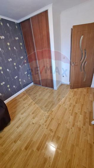 Apartament cu 2 camere decomandat, mobilat în Sud