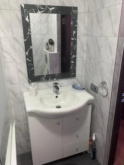 Apartament cu 2 camere decomandat în Micești