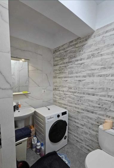 Apartament cu 3 camere decomandat în Dobroești