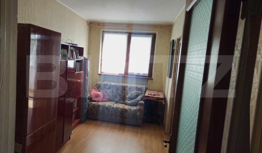 Apartament cu 3 camere decomandat, mobilat în Micro 39