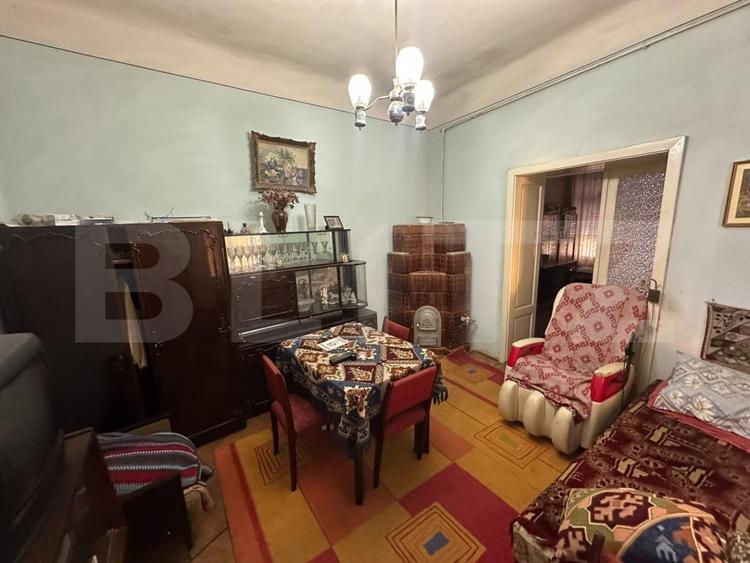 Casă cu 5 camere cu Canalizare în Central