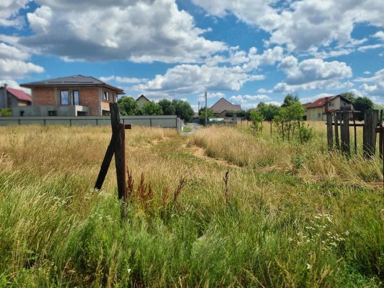 Teren de 950 mp, în Recea