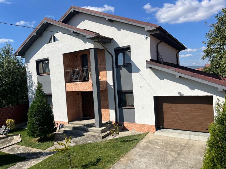 Casă cu 4 camere în Câmpineanca