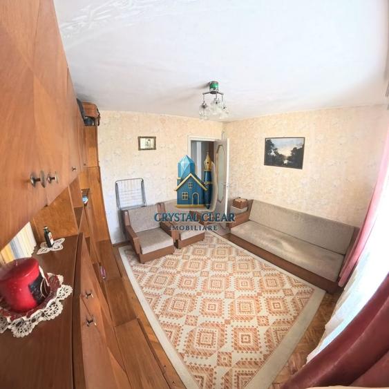 Apartament cu 3 camere decomandat în 7 Noiembrie