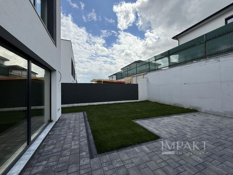 Duplex cu 4 camere cu Canalizare în Chinteni