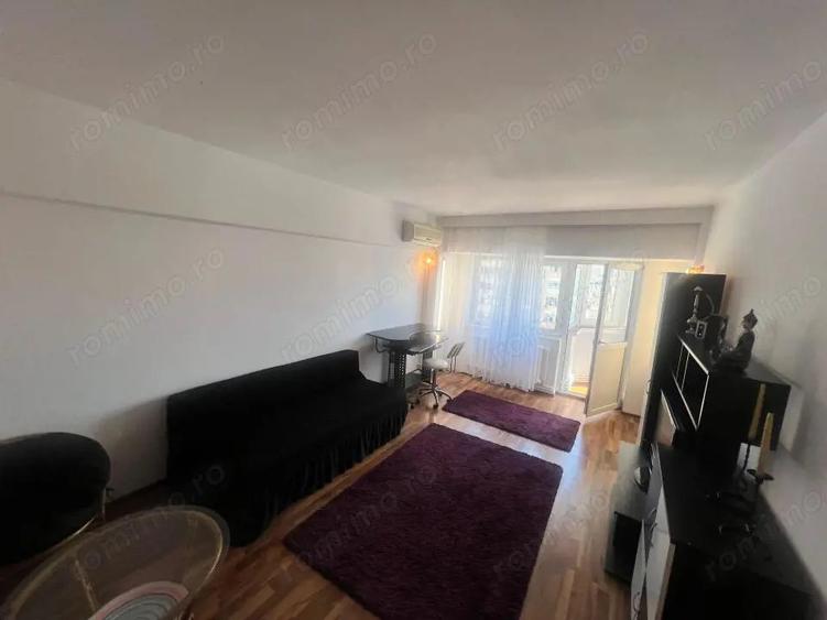 Apartament cu 2 camere decomandat în Trocadero