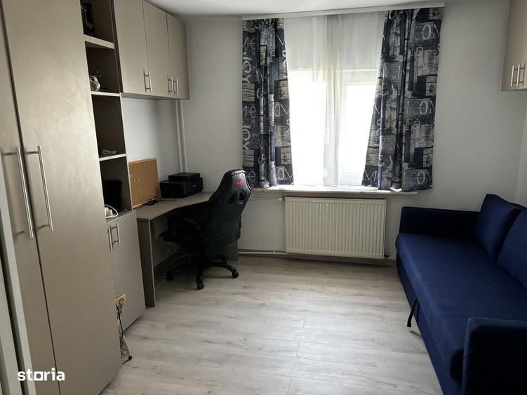 Apartament cu 4 camere decomandat în 13 Septembrie