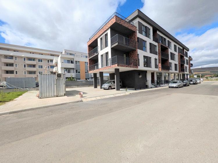 Apartament cu 2 camere decomandat în Florești