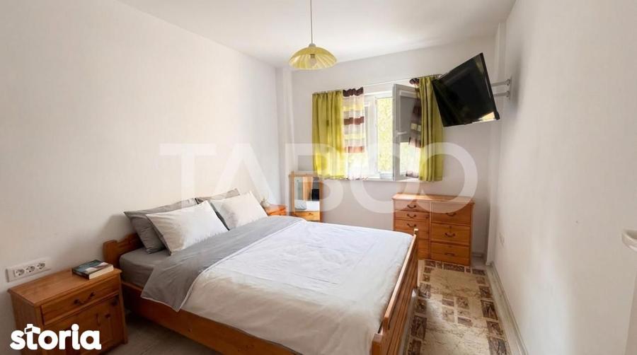 Apartament cu 4 camere semidecomandat, mobilat în Est