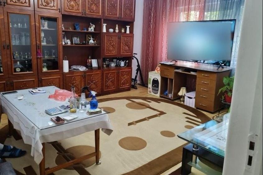 Apartament cu 3 camere decomandat, mobilat în Nerva Traian