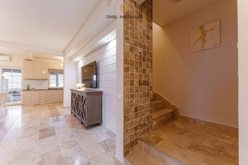 Duplex cu 6 camere cu Canalizare în Dumbrăvița