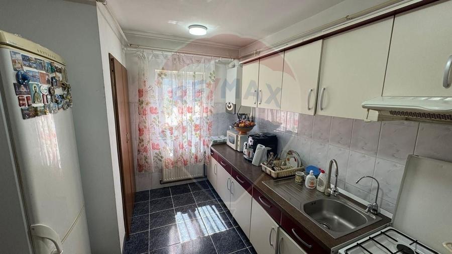 Apartament cu 3 camere decomandat, mobilat în Ultracentral