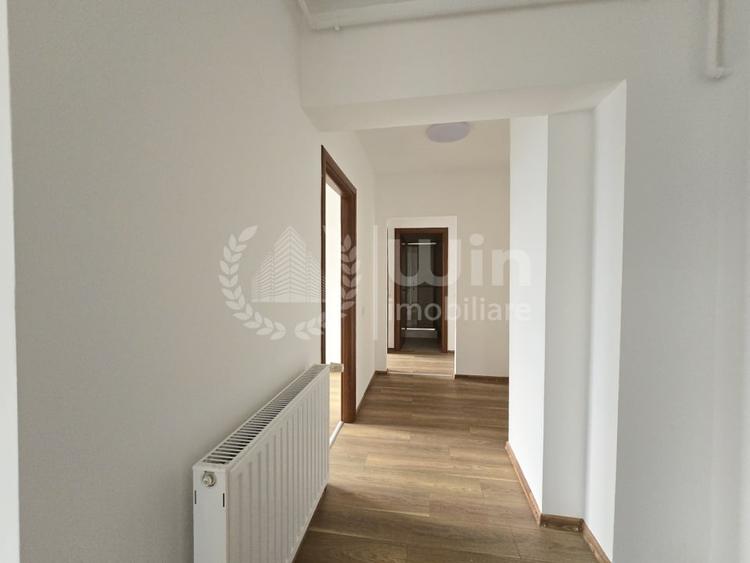 Penthouse cu 3 camere semidecomandat în Bună Ziua