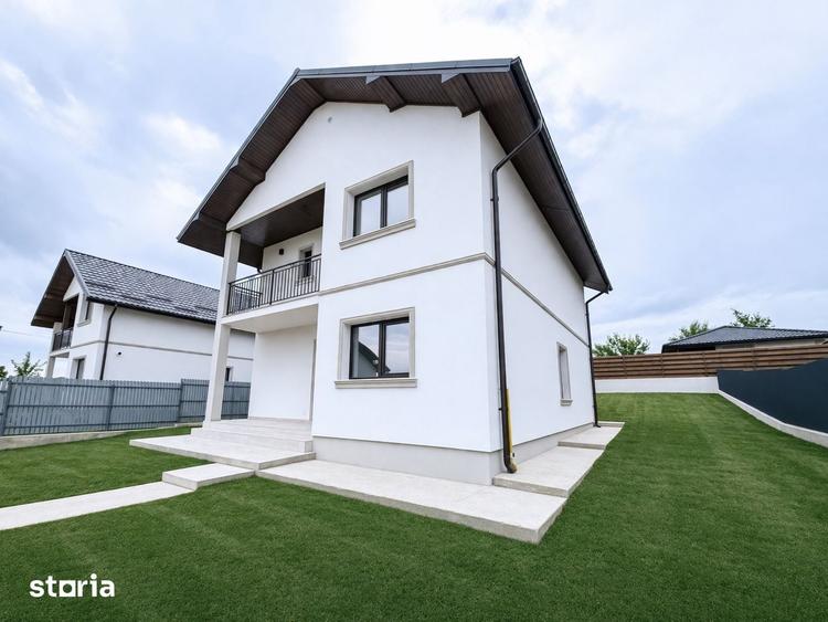 Casă cu 5 camere cu Teren 500 Mp în Podu Roș