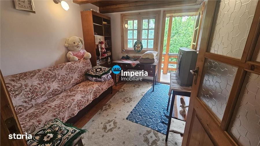 Casă cu 3 camere în Sticlăria