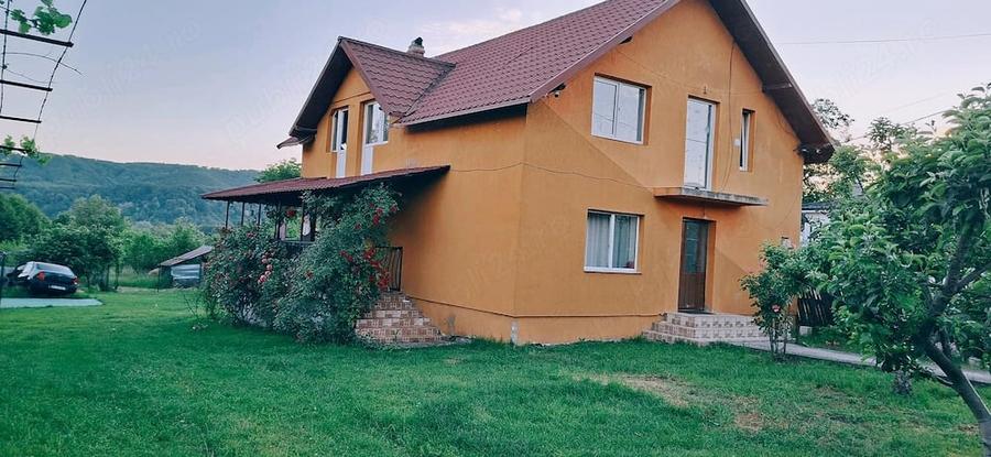 Casă cu Teren 2000 Mp în Coșești