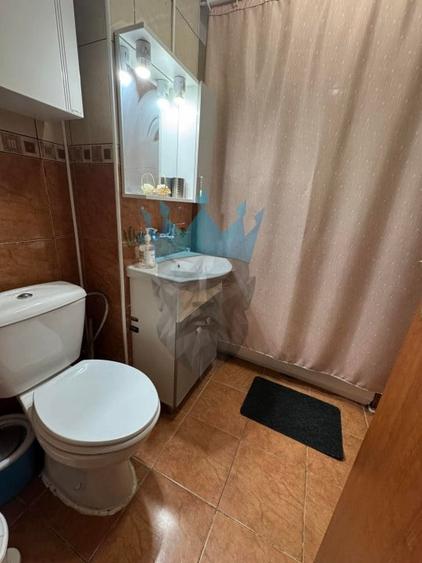 Apartament cu 3 camere decomandat, mobilat în Cantacuzino